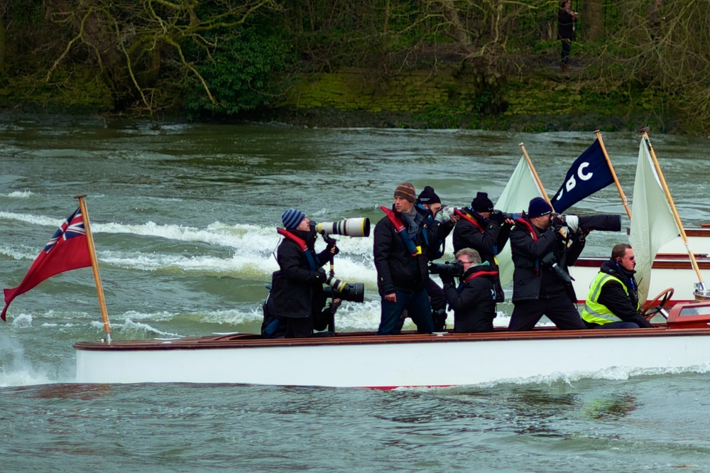 Press pack in full pursuit: 100% crop from above shot