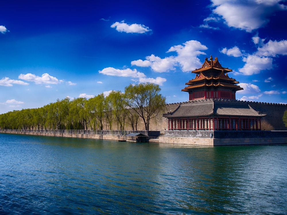 The obligatory tourist shot, north east corner of the Forbidden City. Leica X2, f/6.3 at 1/1000th. ISO 100. Post processed in Nik Color Efex Pro