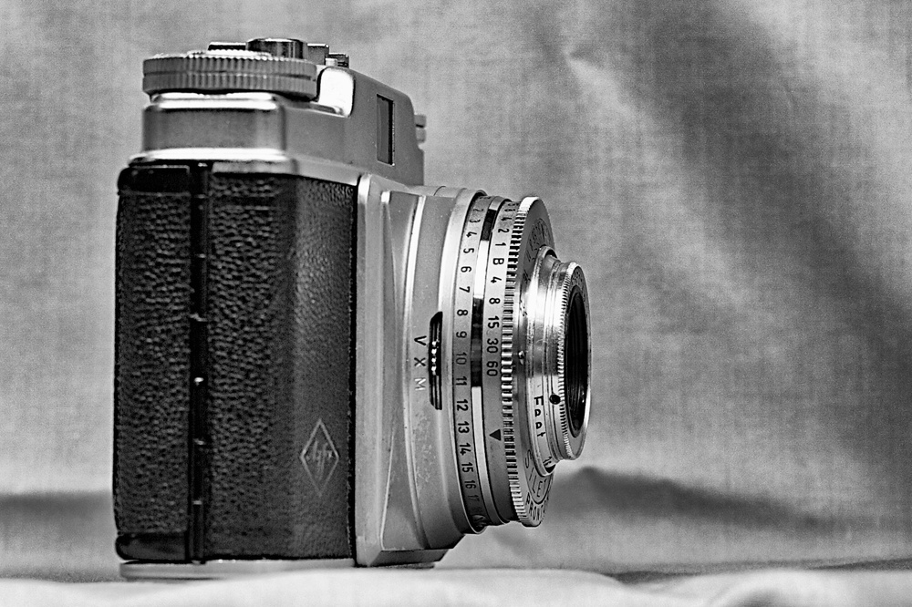 The £15 Agfa Silette from the photo fair. Manufactured around 1958, this camera has a 45mm f/2.8 Agfa Color Apotar lens and a Prontor-SVS shutter, maximum speed 1/300s.