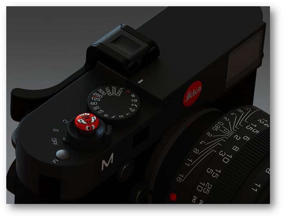 Red Bee release on a Leica M240. The Thumbs Up is the CSEP-10S model which features a top slot for use with optical viewfinders and other accessories (it cannot be used, of course, with the electronic viewfinder. In fact, the EVF and Thumbs Ups don