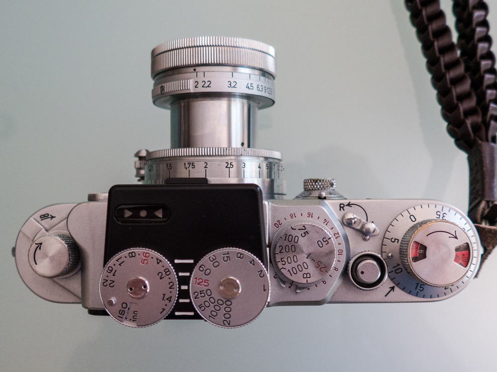 Spanning the decades: Modern Voigtländer VC Meter II mounted on my 1953 Leica IIIf with 1939 collapsible 50mm f/2 Summarit