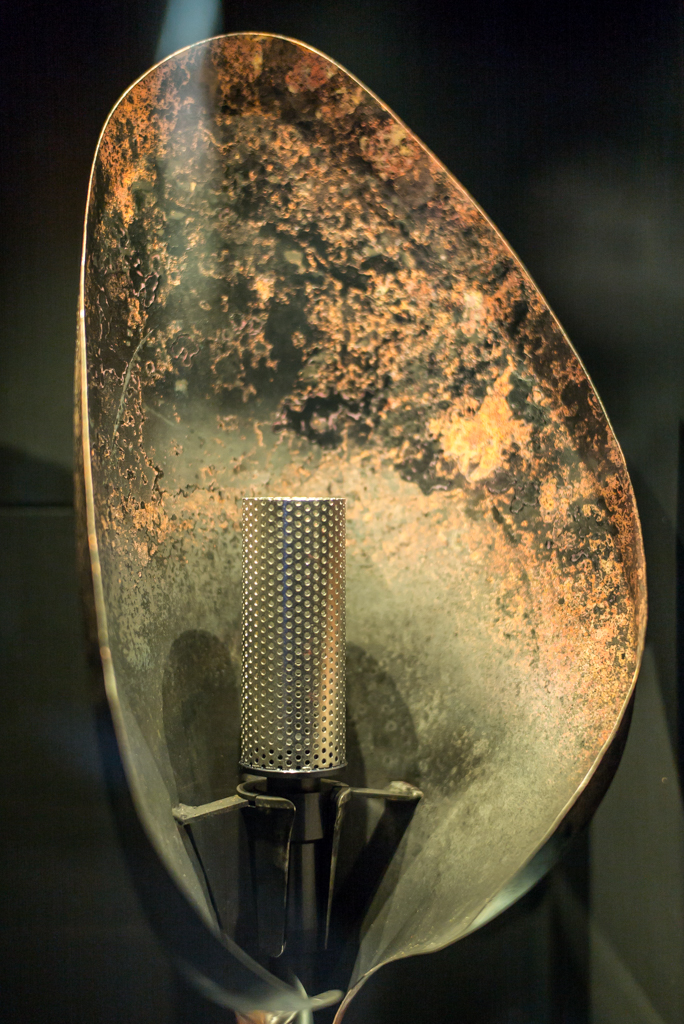 This example of shows how the petals are constructed with the central gas burner
