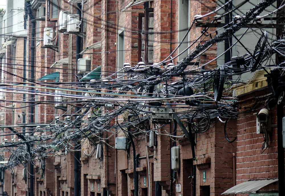 Even Kǒng Fūzǐ, Confucius, would have trouble tracing all these electrical connections. It is to be hoped someone has a plan.