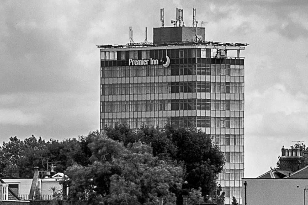 100% Crop from the above shot, 75mm Apo-Summicron. Premier Inn looks a bit ramshackle