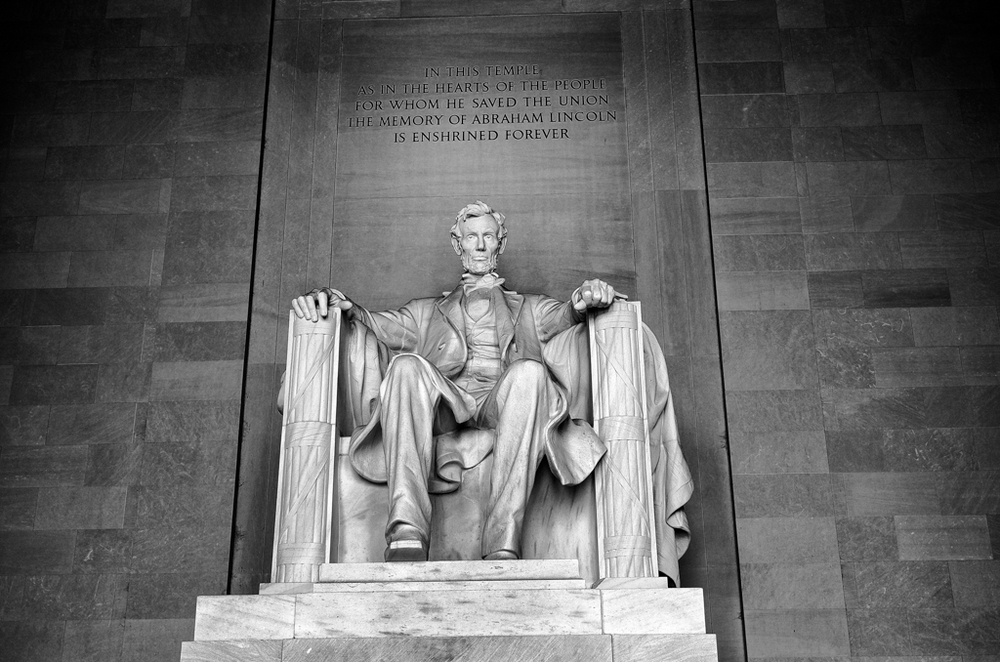   Abraham Lincoln sitting in his memorial, 40mm, ISO 250  