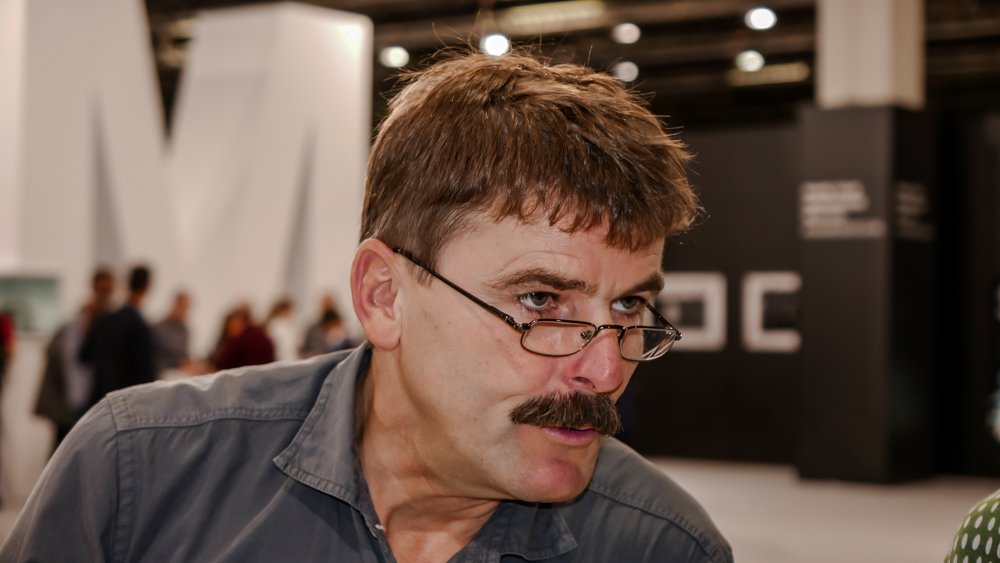 First press of the shutter on the new Leica D-Lux. The 4/3 sensor brings greatly improved resolution and the camera represents one of the best size/performance ratios of any compact. Notice something unusual about this picture? I didn