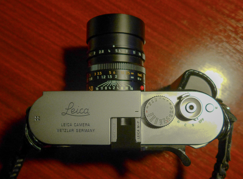   The grip acts as a prop to stop the camera tipping forward when equipped with a heavier lens such as this 50mm Summilux or the even heavier 50mm Noctilux. It also makes handling with larger lenses far easier and more secure  