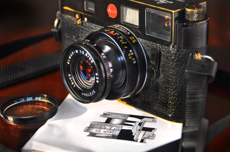 Read a full review of the cracking collapsible 50mm Elmar-M here at A Singular Eye