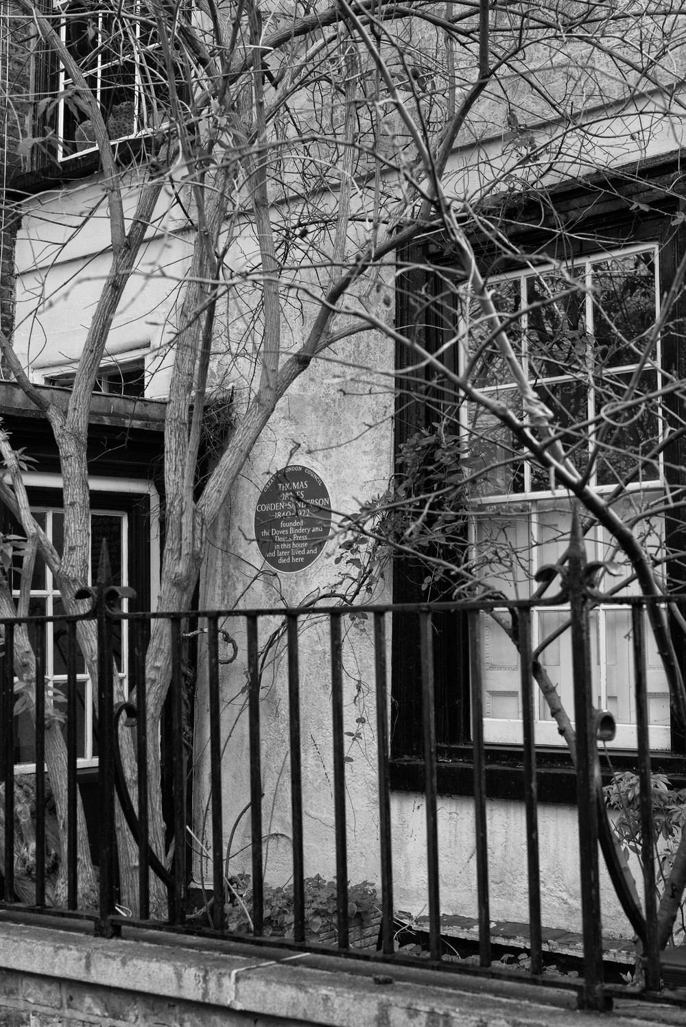 The Cobden-Sanderson home, squeezed between the Doves Press and The Dove public house (Photo Mike Evans, Leica M-P and 50mm Apo-Summicron)