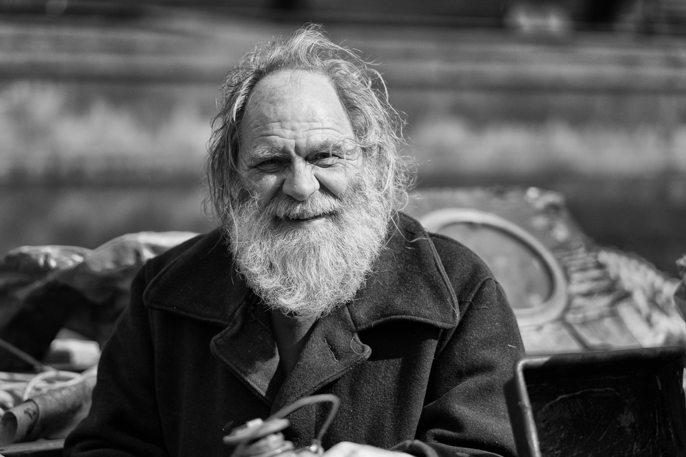 Narrow boat captain, photo Fuji X-T1 and 56mm f/1.2, and, below, narrow boat captain