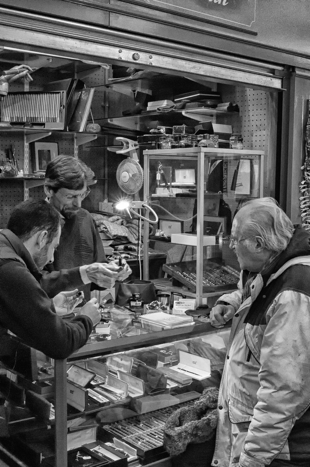 Henry the Penman in his lair in Portobello Road. You can perhaps understand how one little pen can get mislaid. Photo Ricoh GR