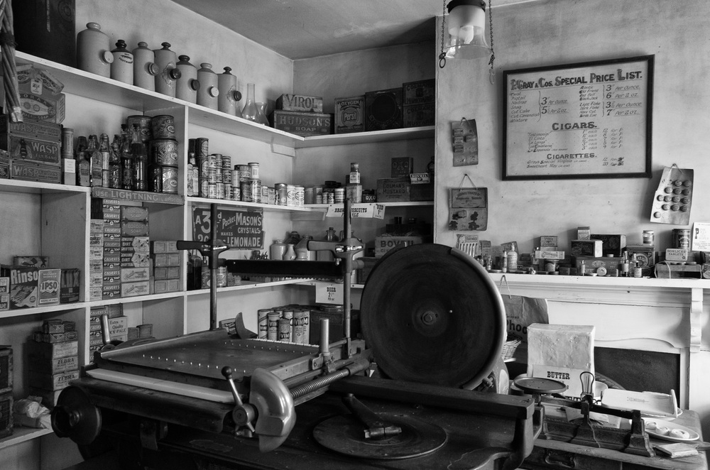 Living shops stuck in a timewarp: Photo Ricoh GR