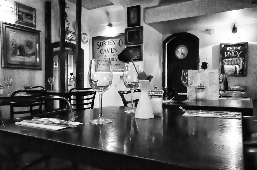 Amalfi restaurant, Soho: ISO 25600: f/11 @ 1/125s