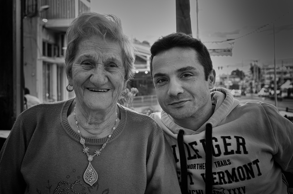 Kiria Koula and Dimitris in Vari, Athens. f/2.8 @ 1/50s, ISO 100