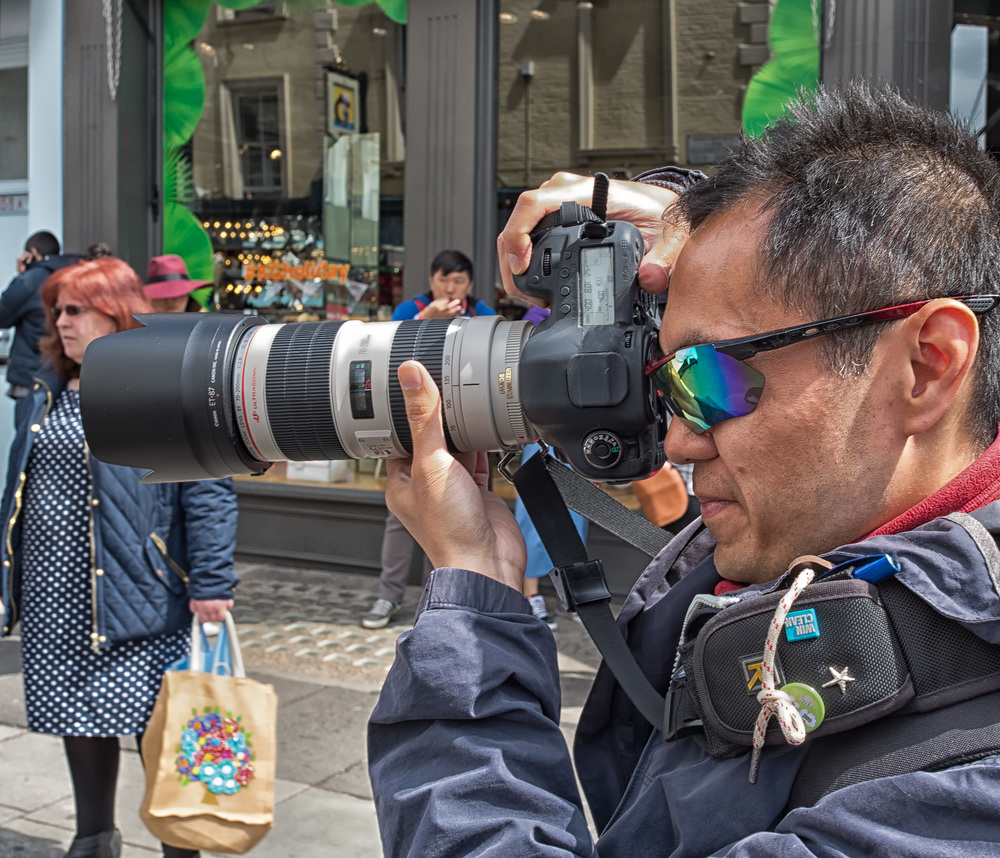f/8 at 1/100s, ISO100 - the alternative street photographer whose valour is the better part of his discretion:
