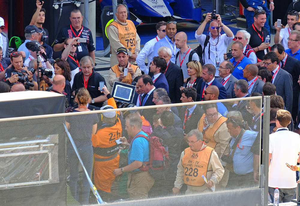 And finally, spot the President. This is where a super zoom would have come in handy to nail François Hollande a little more precisely. At least he brought his iPad with him