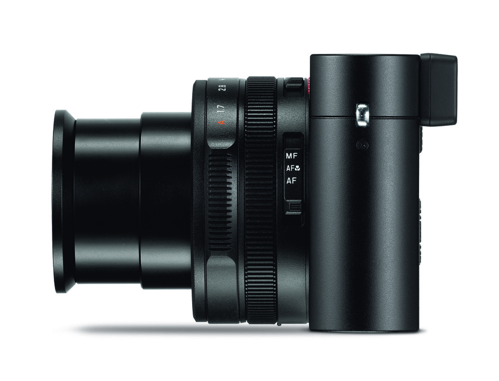 When switched off, the lens retracts and the housing protrudes 28mm from the camera body. Switching on the camera extends the lens to 62mm (wide) or 81mm (long)