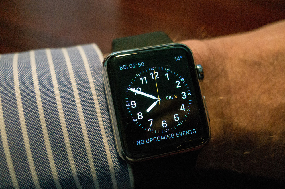 Tap the screen or wiggle the wrist and the Watch comes to life. But it