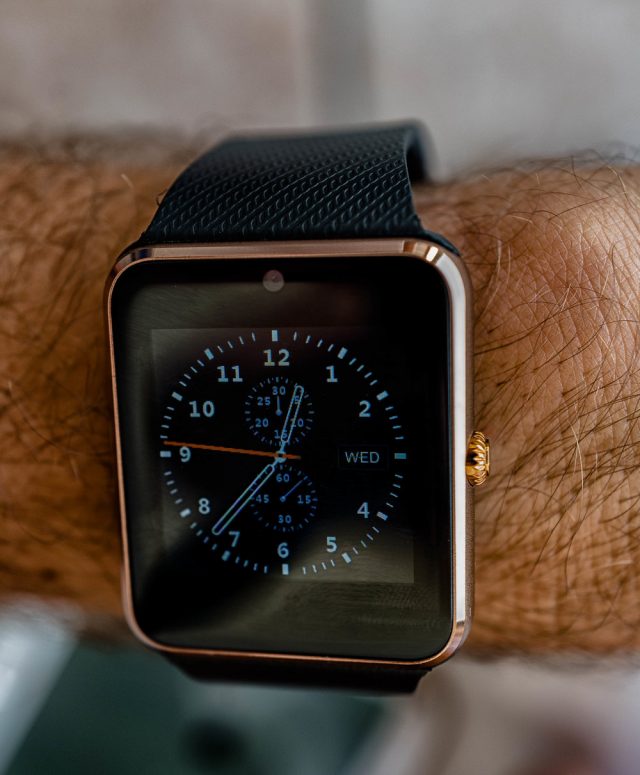 smartwatches gold