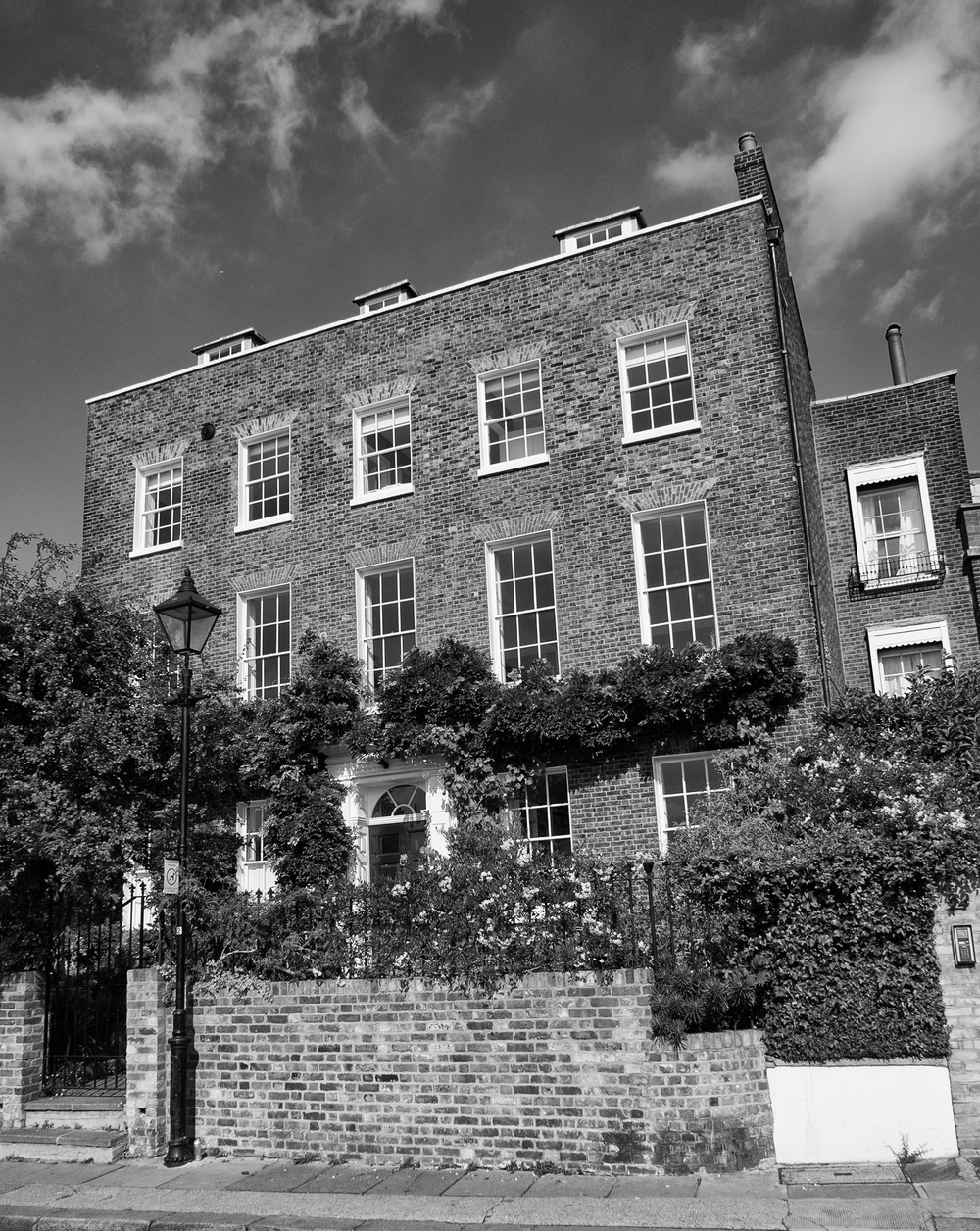 The home of Sir Francis Ronalds at 26 Upper Mall, Hammersmith, later renamed Kelmscott House by William Morris