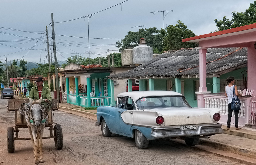  Street scene in Vinales 