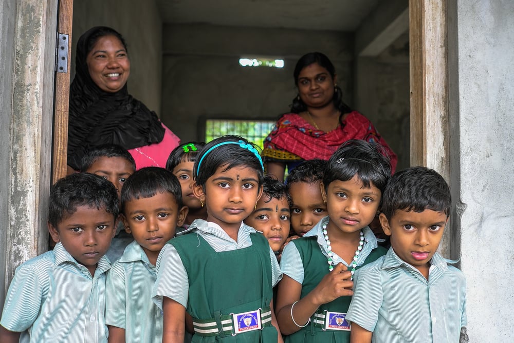 School time (Leica X1, f/2.8 at 1/125s)