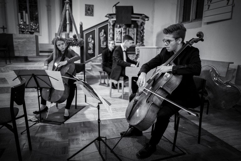 Just a few snapshots for the Q, quite beneath your lofty abilities, I assured the M. But the Q is so quiet and discreet that she can be used without annoyance even in a concert (Photo Claus Sassenberg)