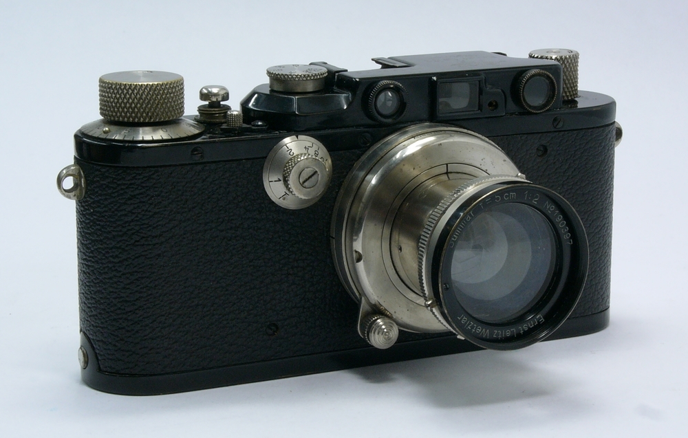 The tidy black-and-nickel Leica III and its outstanding 5cm nickel Summar with black-paint rim, probably intended to complement the camera