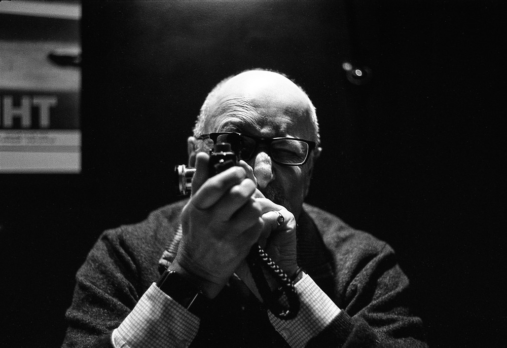 More jiggerypokery with the Winkelsucher mounted on the Leica III (M3, Adam)
