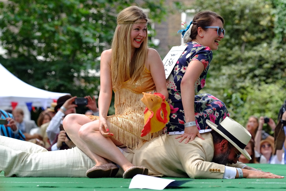 Sit-on-the-chap 100 metres