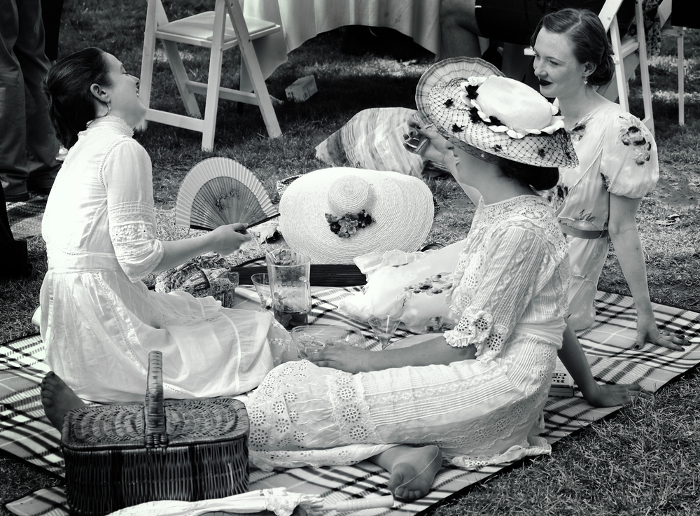  Picnic at Hanging Rock 