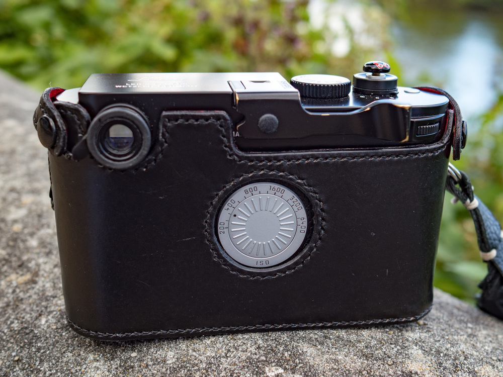 The back of the case is crafted to display the ISO dial and has cut-outs for a thumb grip as well as enough space around the viewfinder to allow a Leica magnifier to be screwed in. This is the final pre-production model fitted to Mike