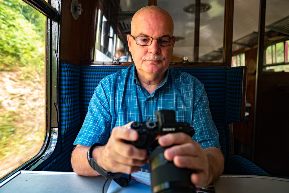 Those pesky Sony menus. Ralf struggles to set single-point centre focus