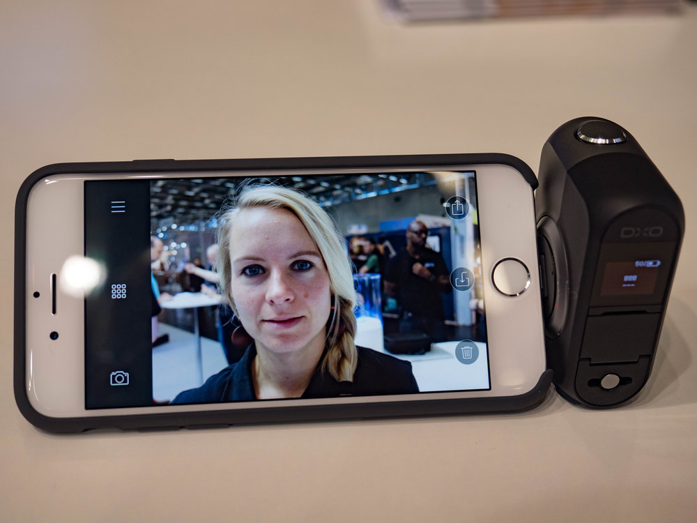 The DXO feels like a camera grip when attached to your phone and it has a shutter release button on top just where your forefinger expects to find it. Surprisingly, this little rig handles really well.