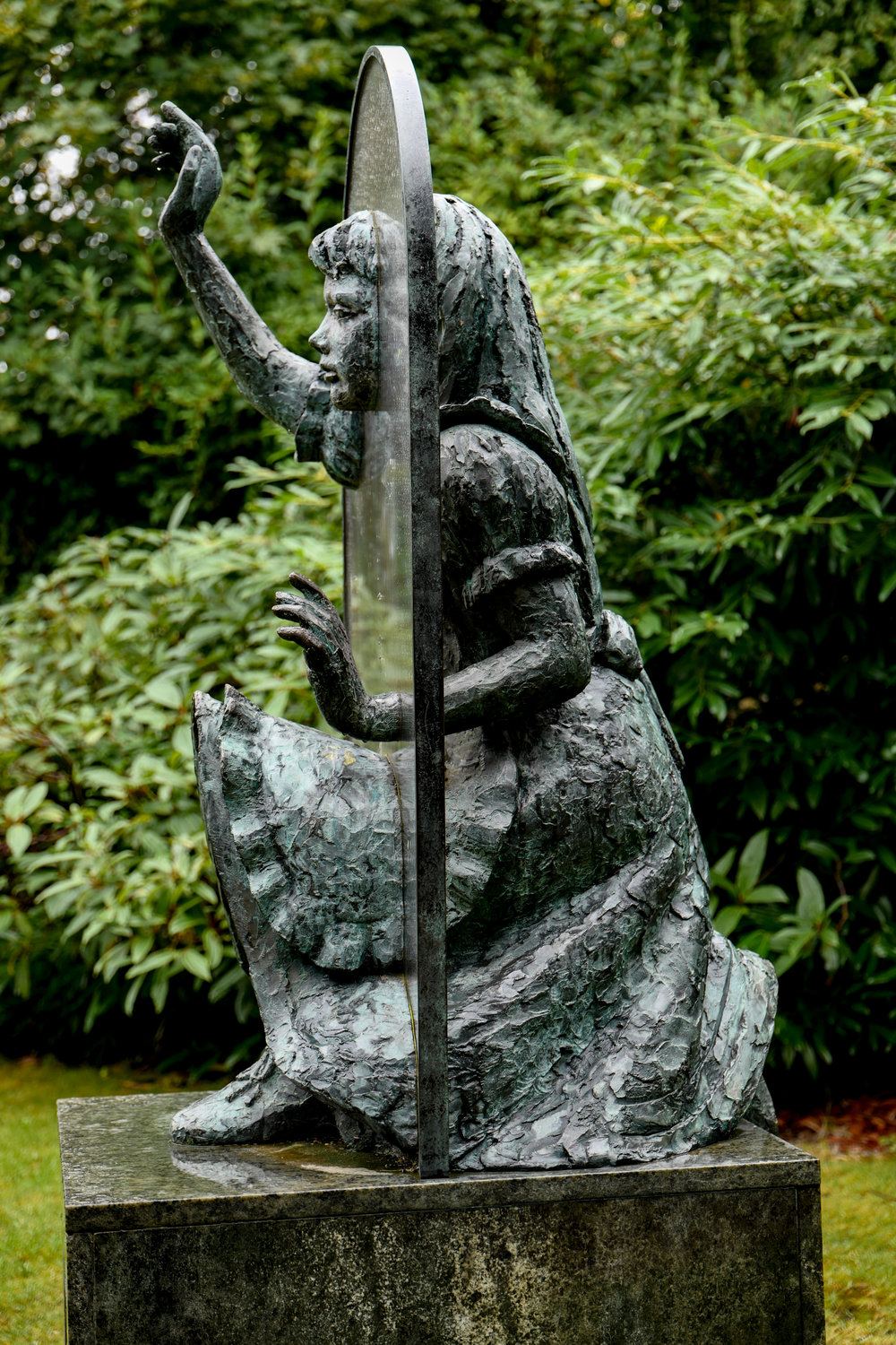Alice, through her looking glass (Photo Leica SL)