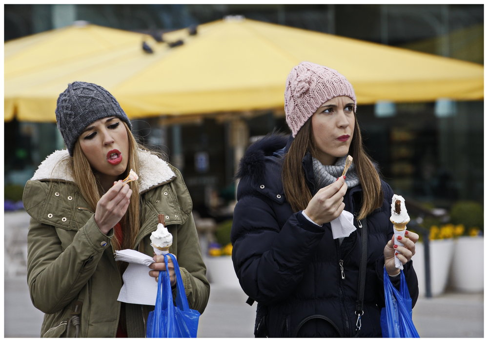  Ice Cream Symmetry [Homage to Saul Leiter, South Bank, London] (David Lewis-Baker) 