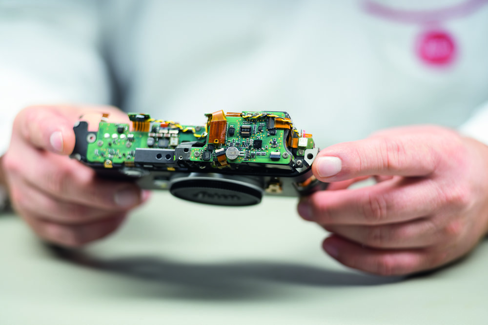 Inspection of the connectors and examination of all screw connections during assembly of the main body