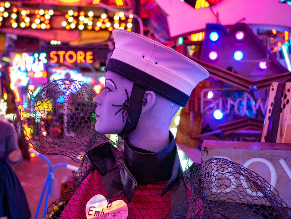 Challenging lighting conditions tackled by the GM1 and 15mm Leica DG Summilux prime, shot wide open at f/1.7. This illustrates the shortcomings of the m4/3 sensor — even a fast lens such as this can only match the equivalent depth of field of a full-frame f/2.8.