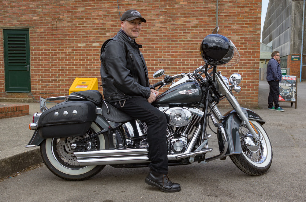 Easy riding with the 23mm Summicron-T