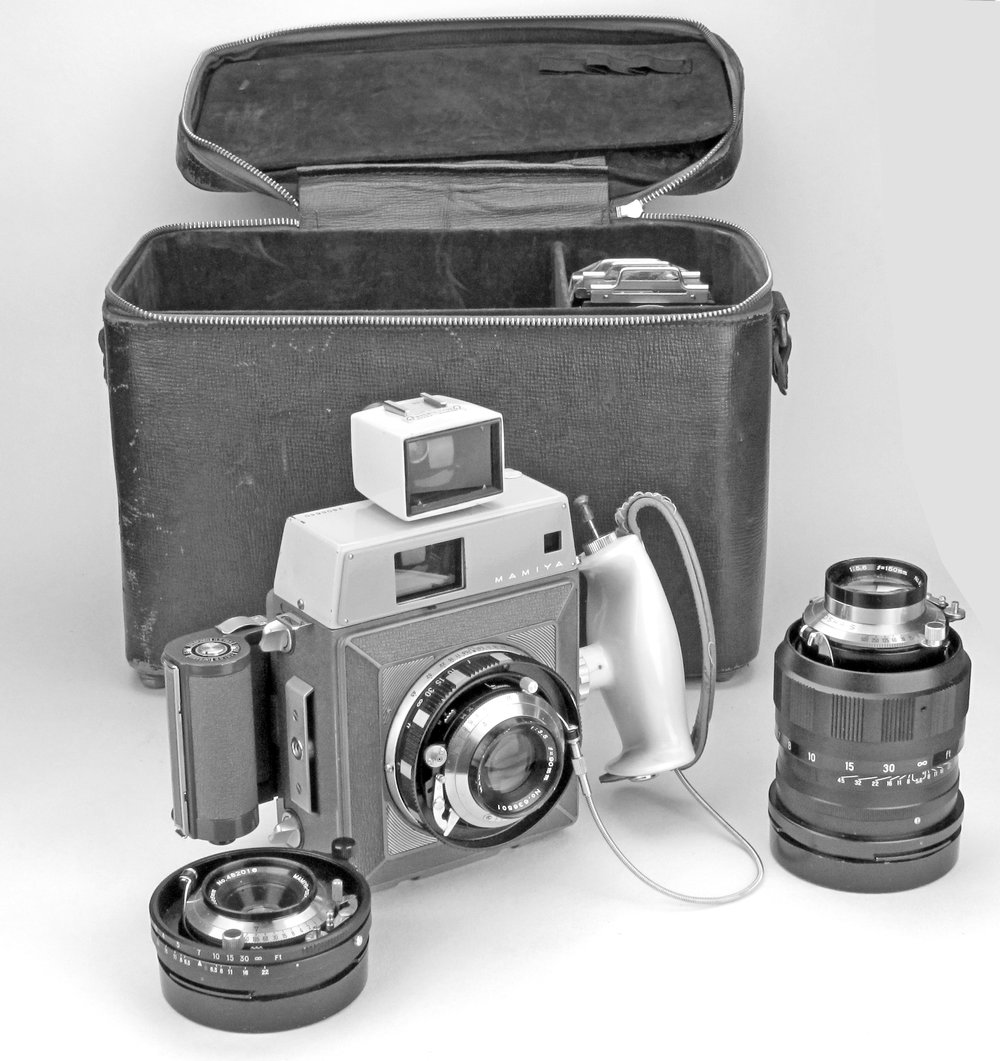   [Fig.17] Mamiya Press Outfit in fitted case.  
