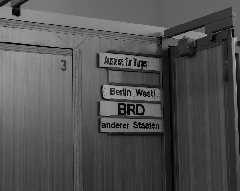 Departure for citizens of Berlin (West), Federal Republic of Germany and other states
