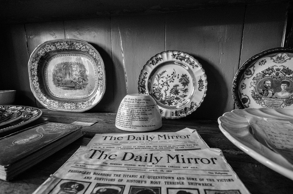 Kitchen dresser at Avebury Manor, 11mm f/3.5