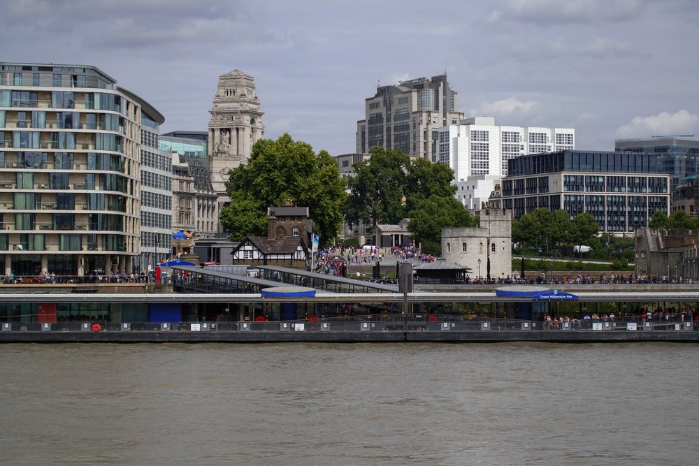 Another example of a massive crop. Above , the full frame view of Tower Hill taken from the south bank of the Thames with the 55-135mm APO-Vario-Elmar-TL at full chat: 135mm at f/4.5 and 1/400s, hand held (bearing in mind no stabilisation in camera or lens). Below a a crop of the central part of the image. This amply demonstrates the benefits of the larger 24MP sensor when compared with the previous 16MP density