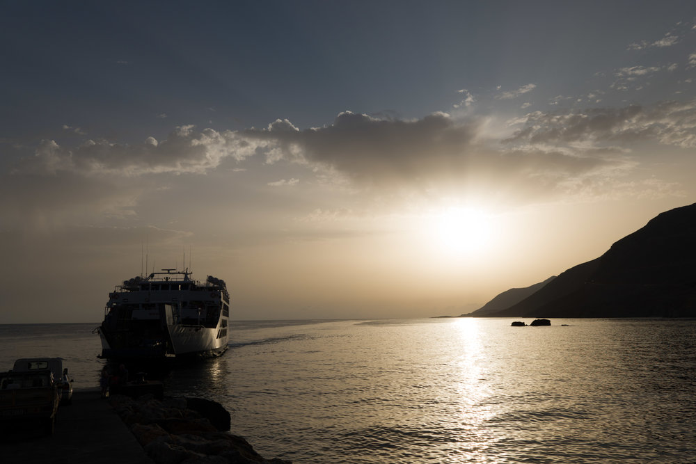 Daskogiannis, named after the Cretan freedom fighter, departs: 18mm Elmarit