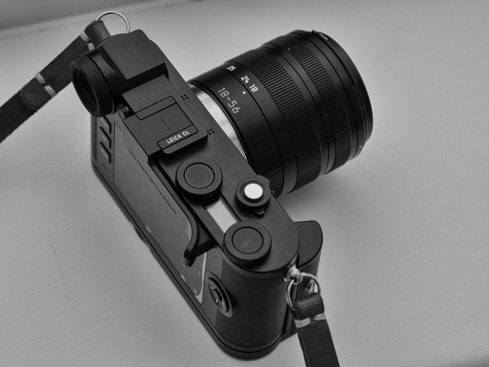   Leica CL with both Thumb Support and Handgrip fitted. This is the ideal combination but most users will want to make a choice between the two devices. The Handgrip is 30% cheaper than the Thumb Support and offers marginally more stability and grip (please ignore the badly applied screen folio   — my fault and soon to be rectified)  
