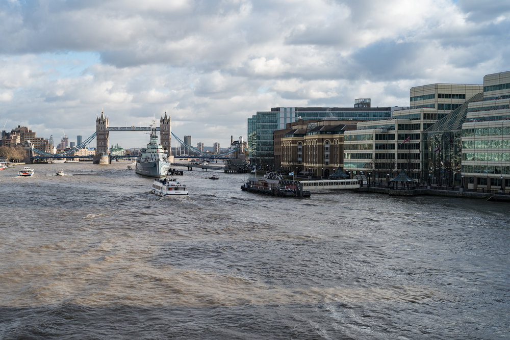 Editor Evans offered to trot over to London Bridge in an attempt to replicate my shot from 1965. It isn