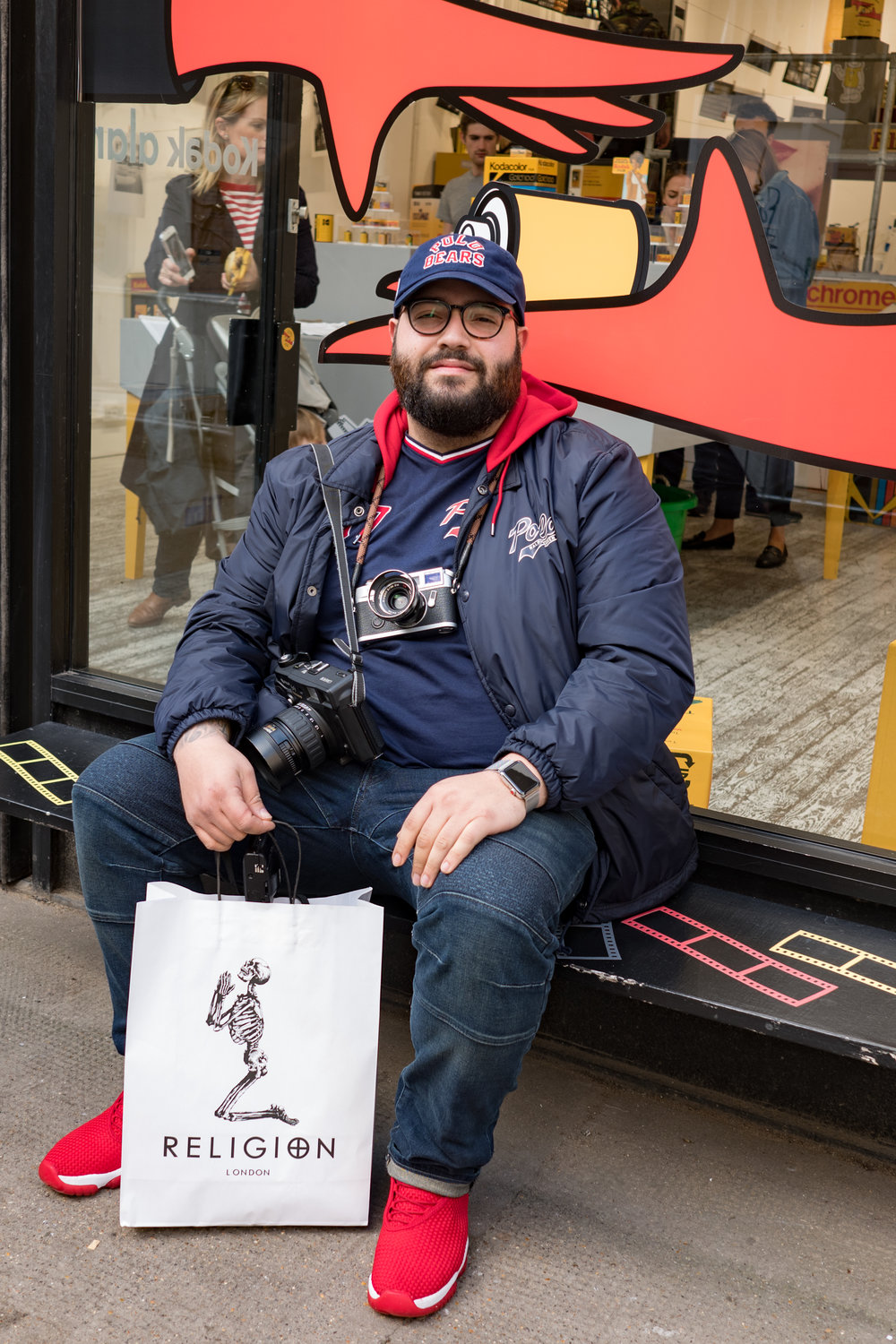 Nico and his collection of film cameras stopped off at the pop-up store before leaving to fly back to New York. He turned out to be a regular Macfilos reader so it was a well-found meeting