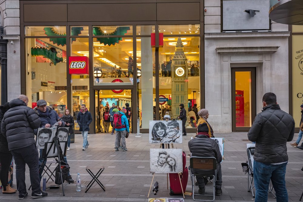 The 35mm focal length is considered ideal for street photography. The big picture is above, but look at the cropped detail below. This is just 1/10th of the full size image and demonstrates the detail captured by the Distagon. When using a full-frame sensor, as with the M10 or SL, your cropping opportunities are extensive.