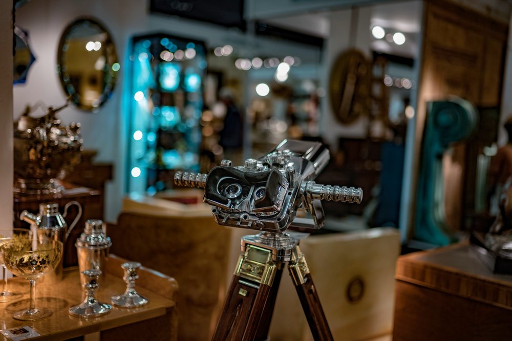 Bokeh at the antiques fair, Leica M10