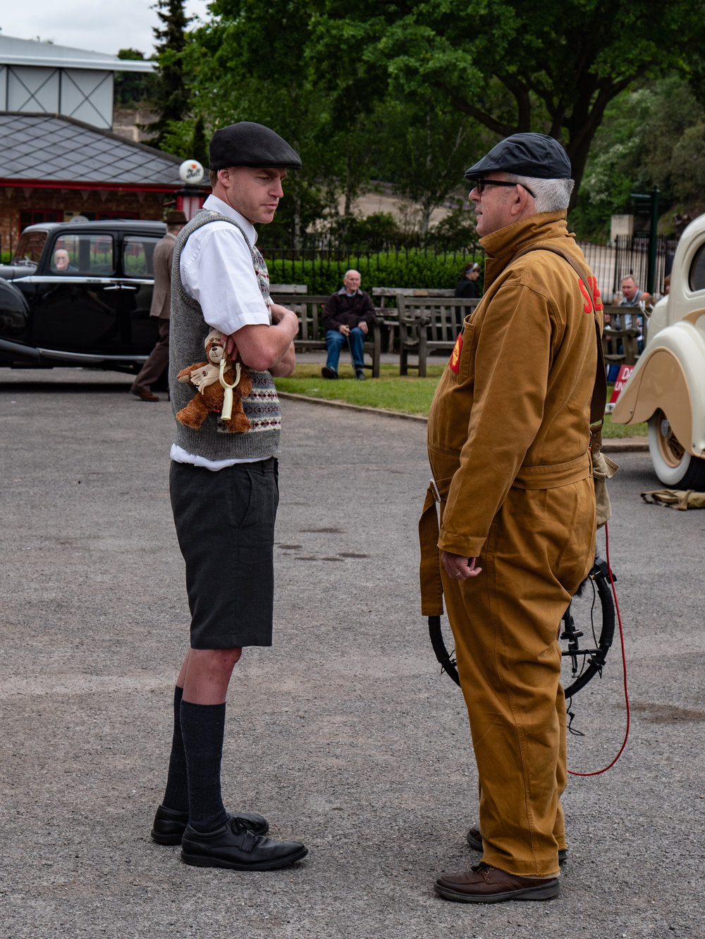 Evacuee chats with the Brooklands TV crew: Panasonic G9 and Leica DG 12-60mm (Mike Evans)